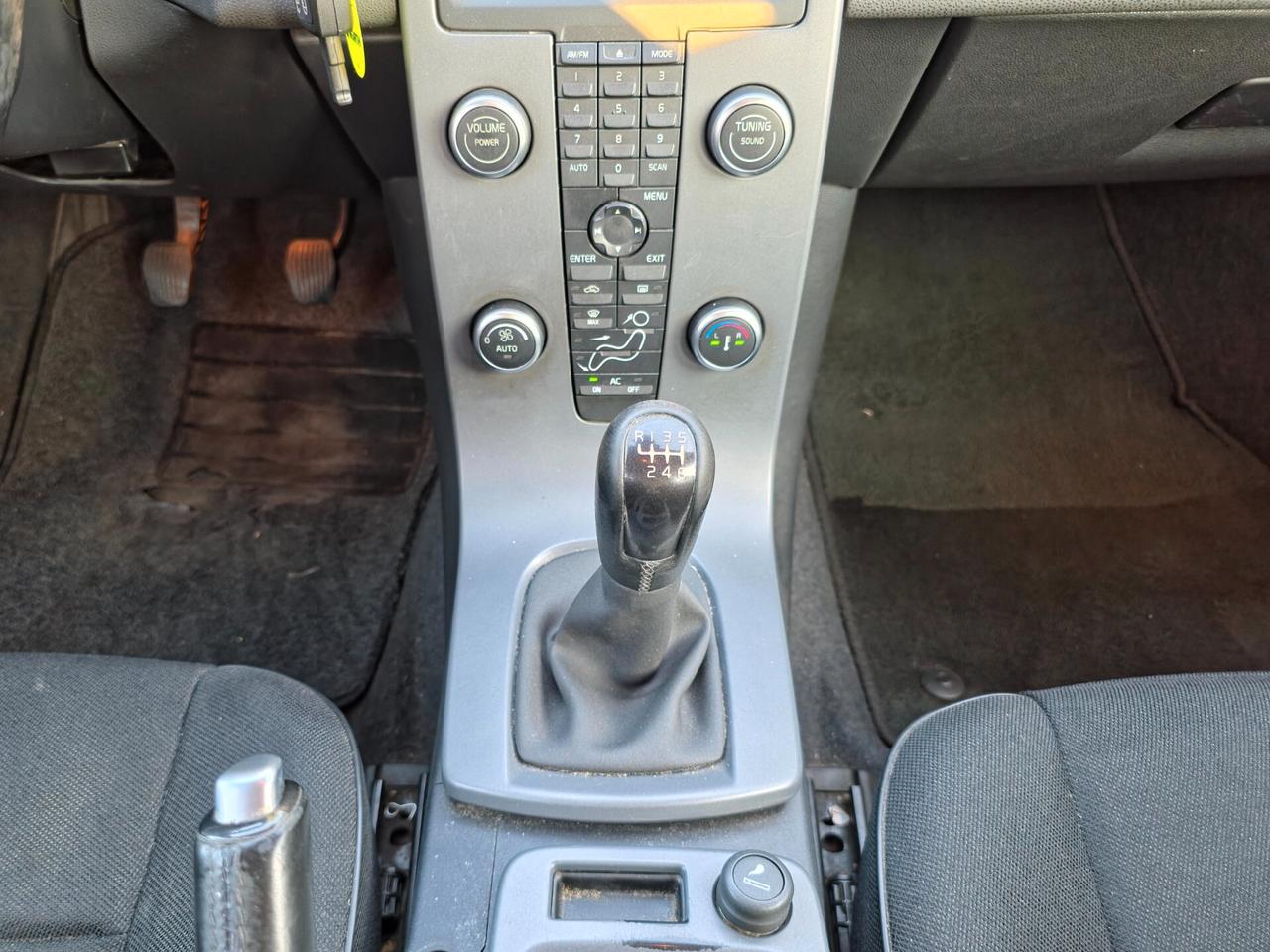 Volvo V50 D2 R-design CV-114 E5 Manuale NEO 2012