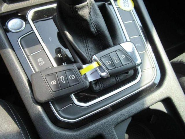 VOLKSWAGEN Passat 1.6 TDI DSG 120 Cv Business BMT Automatic Navi
