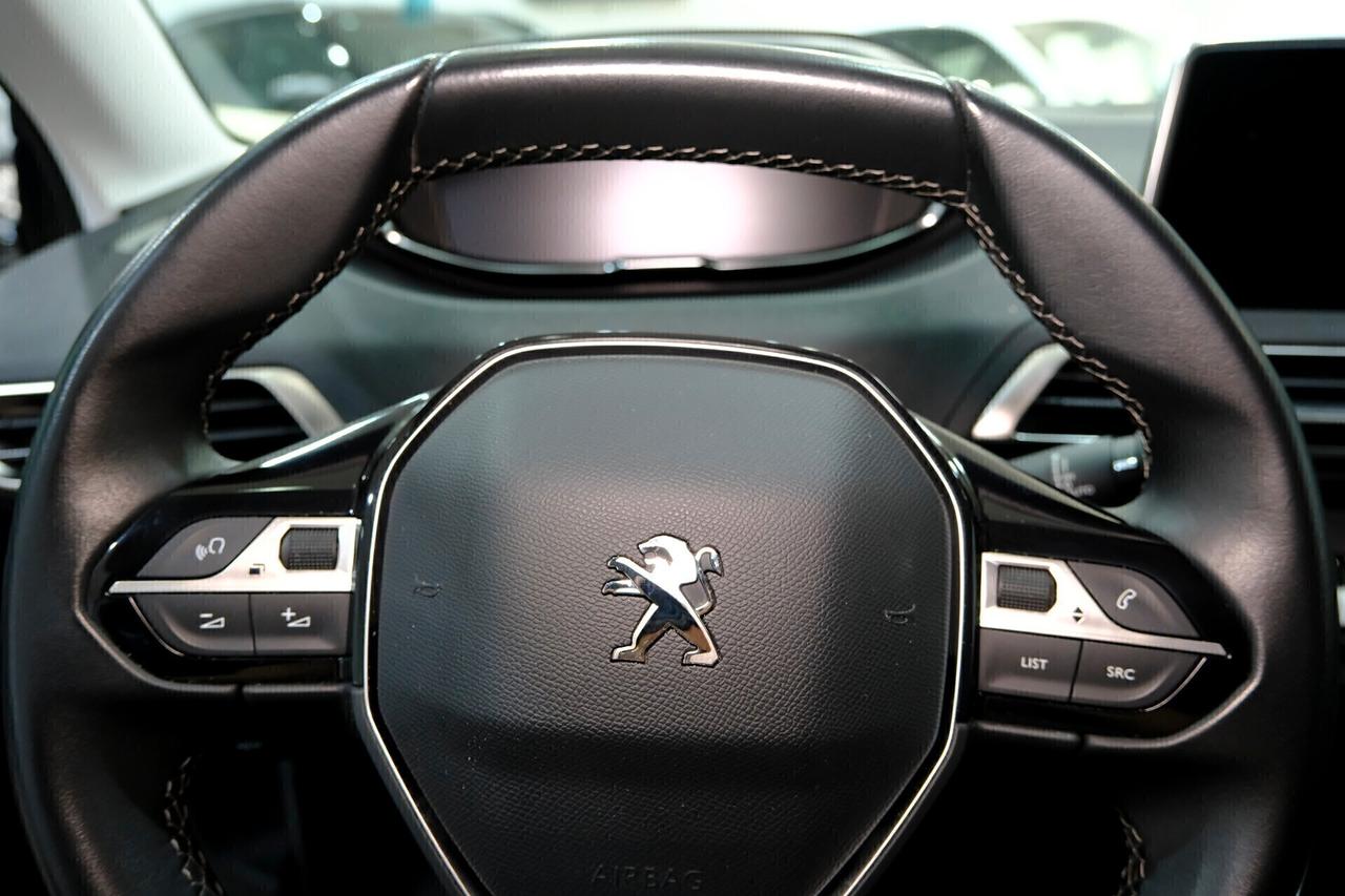 Peugeot 3008 ALLURE 12oo T 130cv COCKPIT LED e NAV