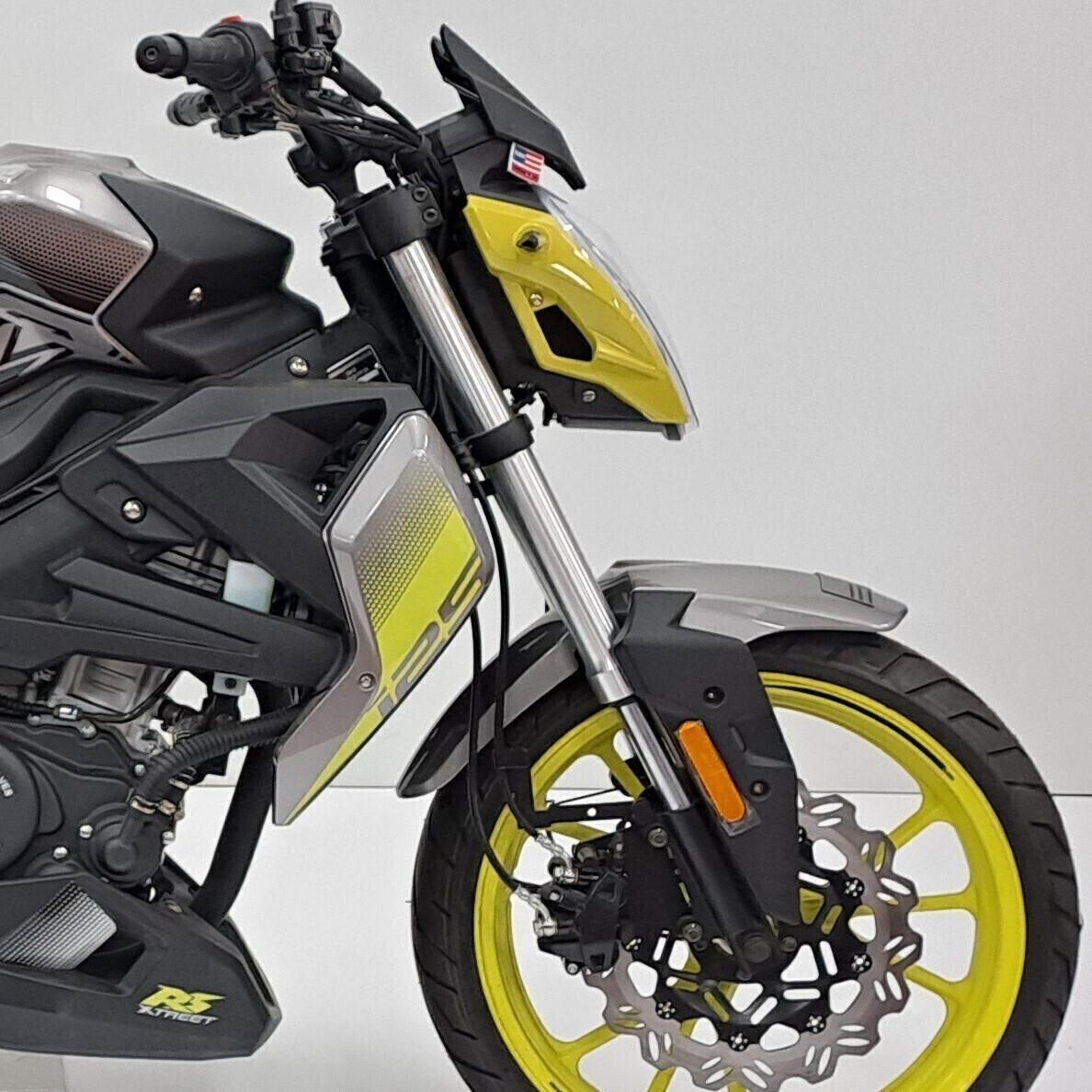 UM Moto. XTREET RS 125 SUPERPREZZO