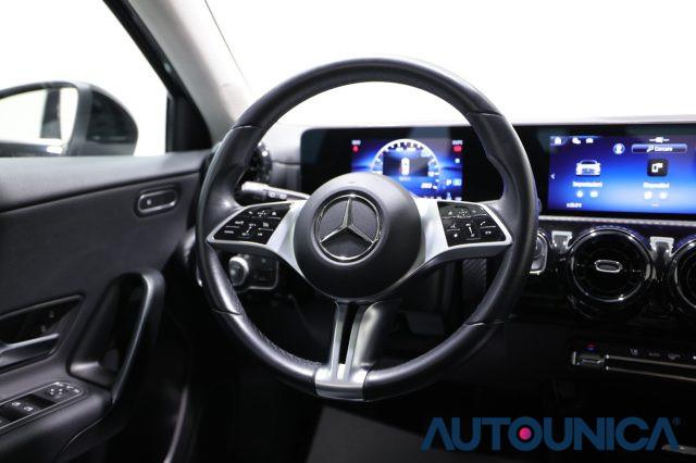MERCEDES-BENZ A 180 D AUTOMATIC EXECUTIVE PACCHETTO NIGHT FARI LED