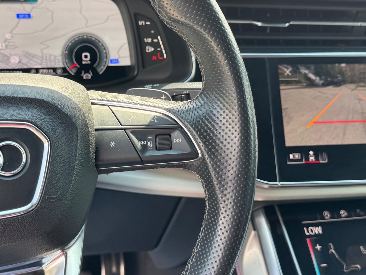 AUDI Q8 45 TDI 231 CV S-LINE MATRIX TETTO FULL IVA