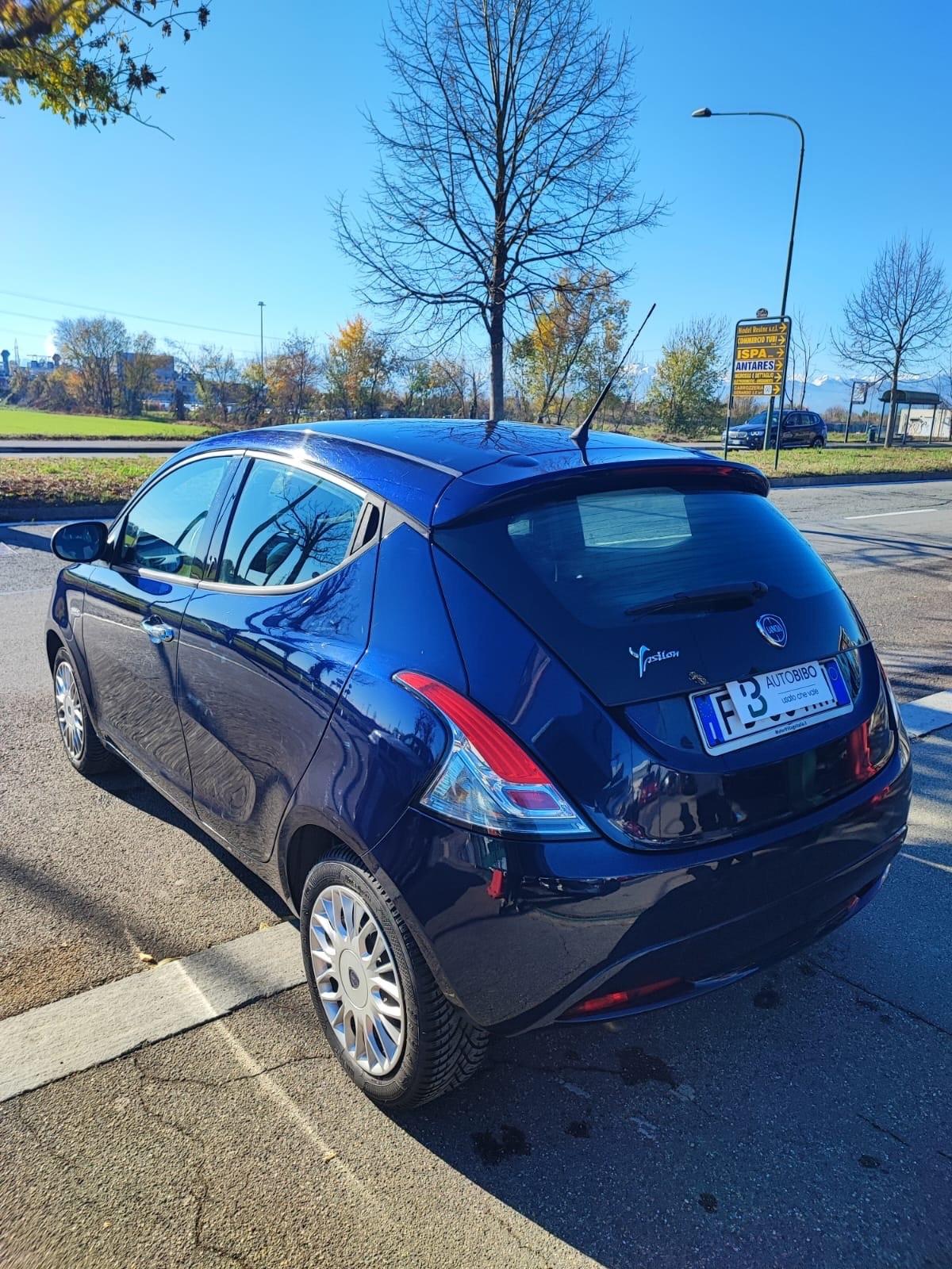 Lancia Ypsilon 1.2 69 CV 5 porte GPL Ecochic Platinum