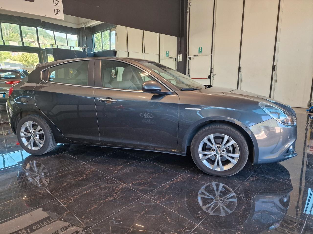 Alfa Romeo Giulietta 1.6 JTDm-2 105 CV Exclusive