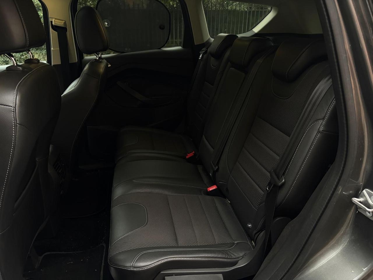 Ford Kuga 2.0 TDCI 140 CV 4WD Powershift Business