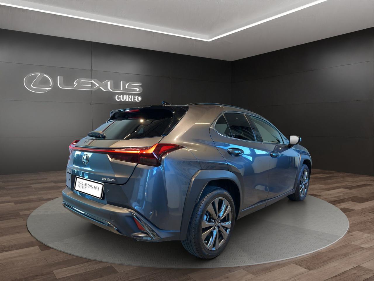Lexus UX 250h 2.0 F-Design 2wd cvt