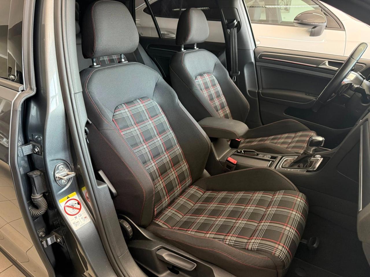 Volkswagen Golf 7.5 GTI Performance 245cv