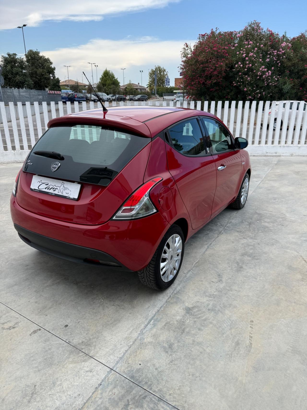 Lancia Ypsilon 1.2 69 CV 5 porte GPL Ecochic Gold
