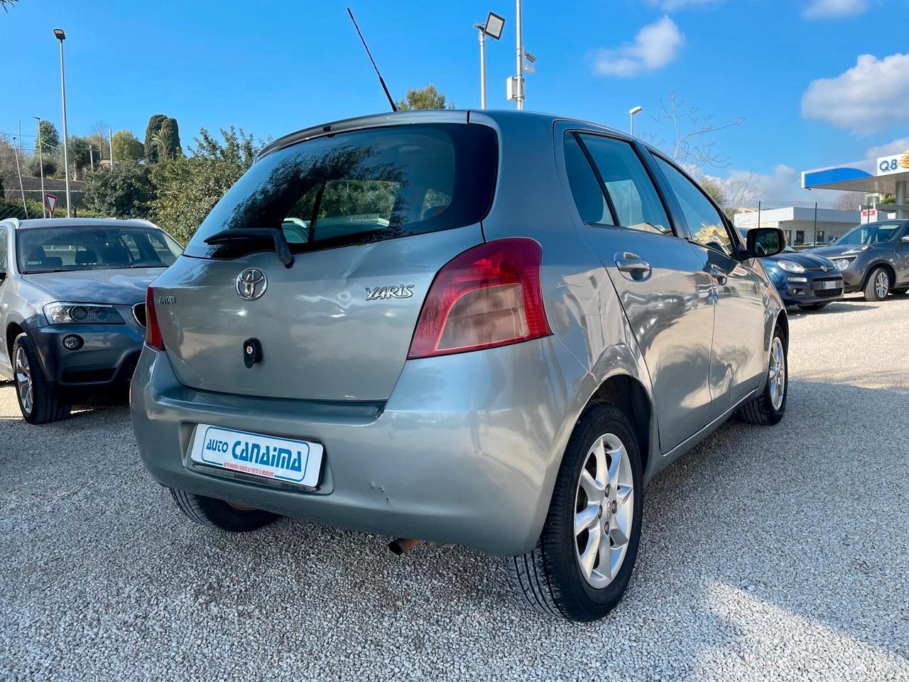 TOYOTA YARIS 1.0 B - 2006