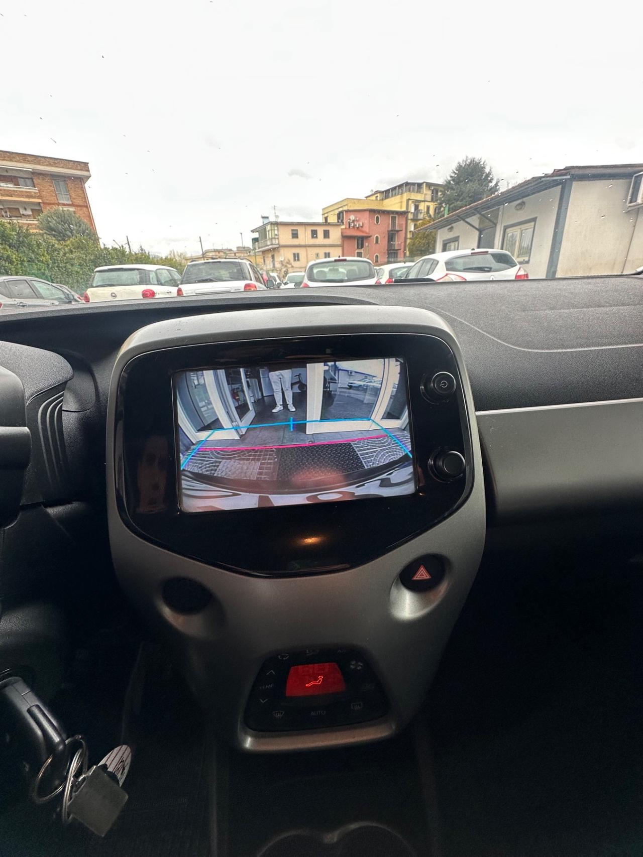 Toyota Aygo 1.0 VVT-i 69 CV 5 porte x-black TSS