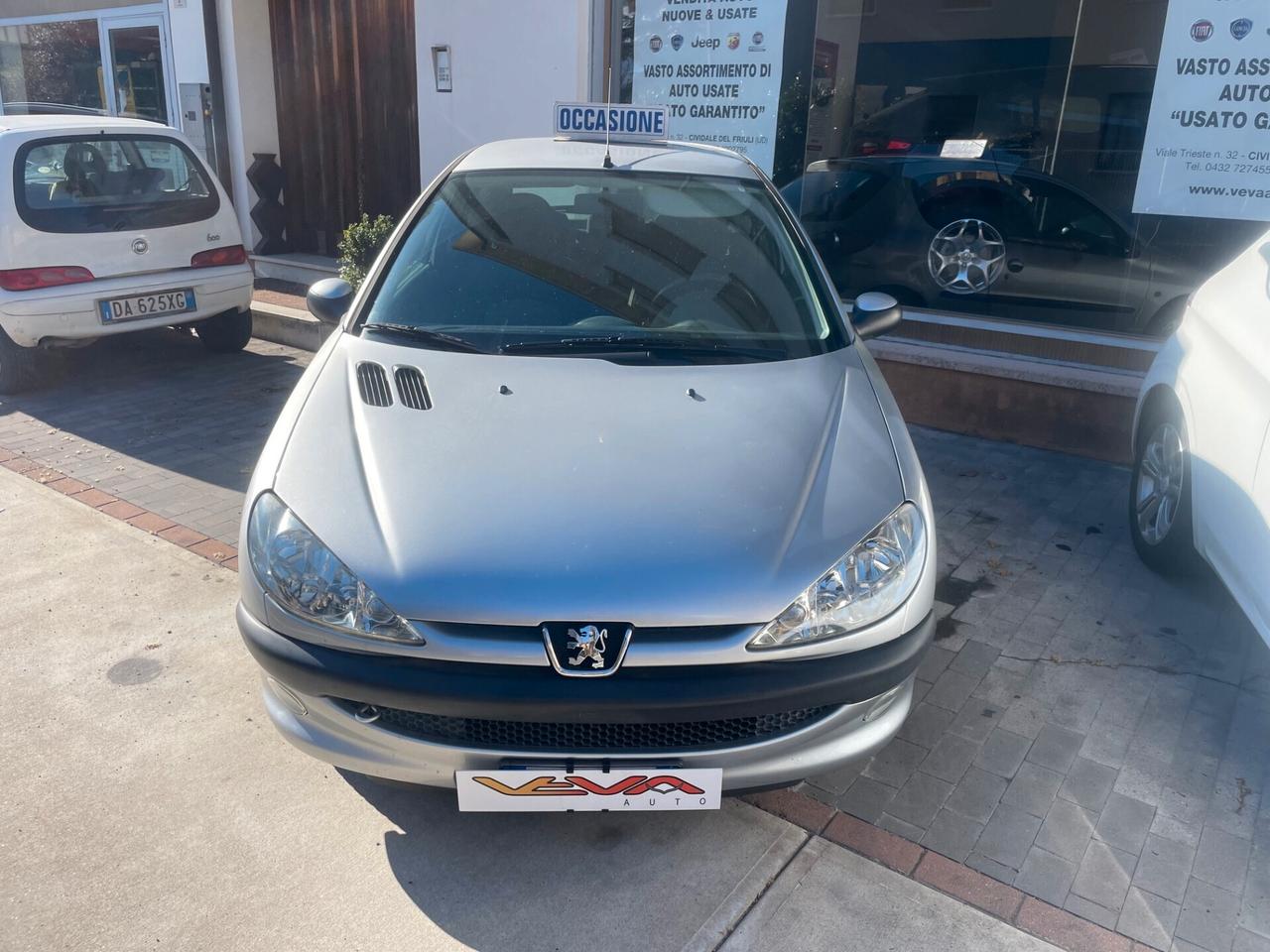 Peugeot 206 1.1 3p. XT