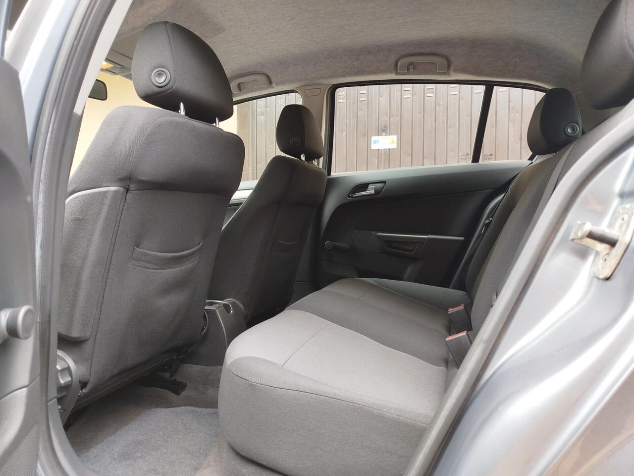 Opel Astra 1.4 BENZINA 90cv / 26.600km / Unipro
