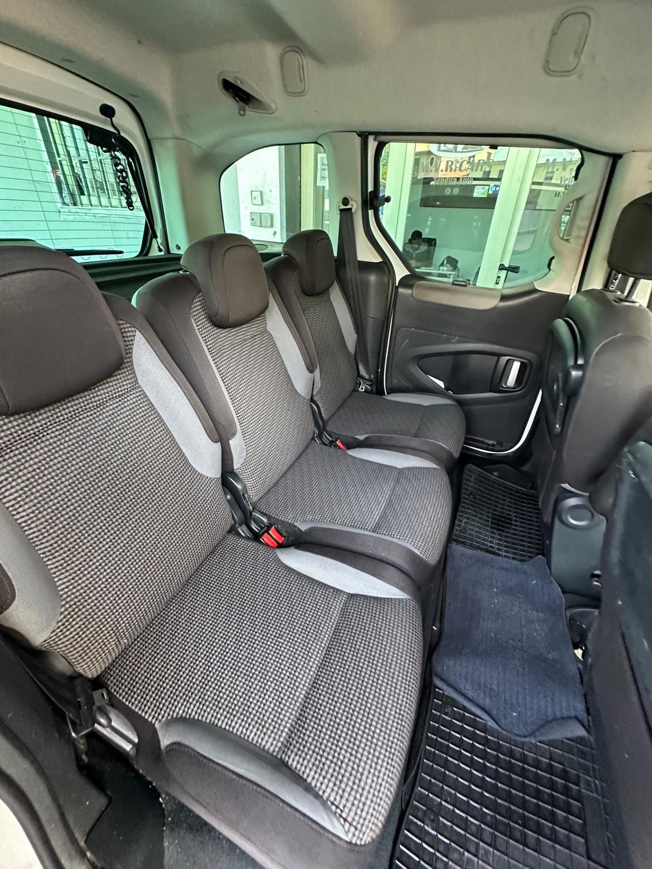 Peugeot Partner Tepee 1.6 HDi 92CV Outdoor