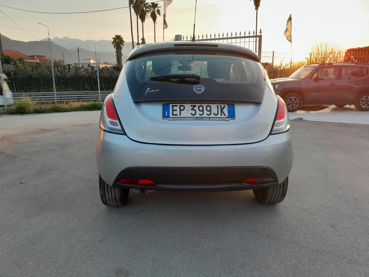 Lancia Ypsilon 1.2 69 CV 5 porte S&S Silver