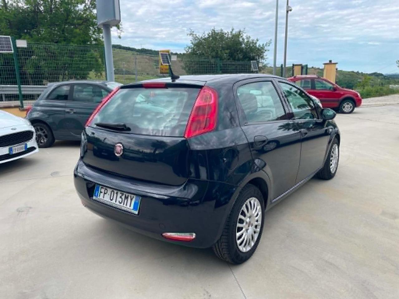 Fiat Punto 1.3 MJT II S&S 95 CV 5 porte Street