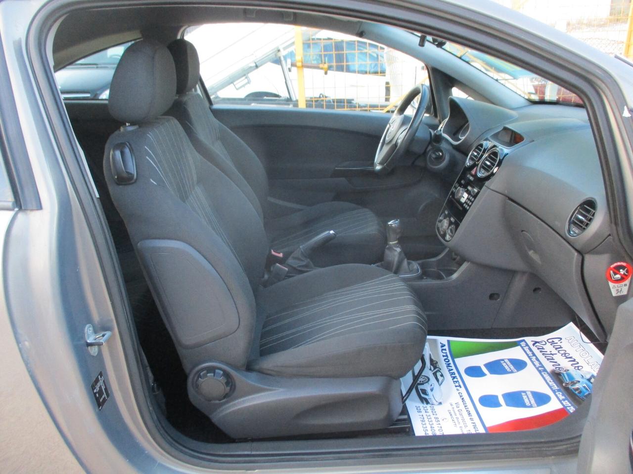 Opel Corsa 1.2 OK NEOPATENTATI 2011