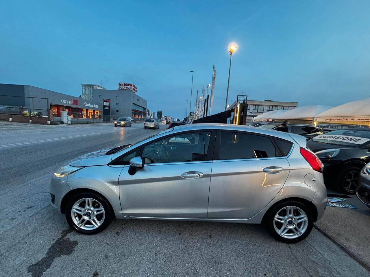 Ford Fiesta 1.5 TDCi 75CV 5 porte Titanium