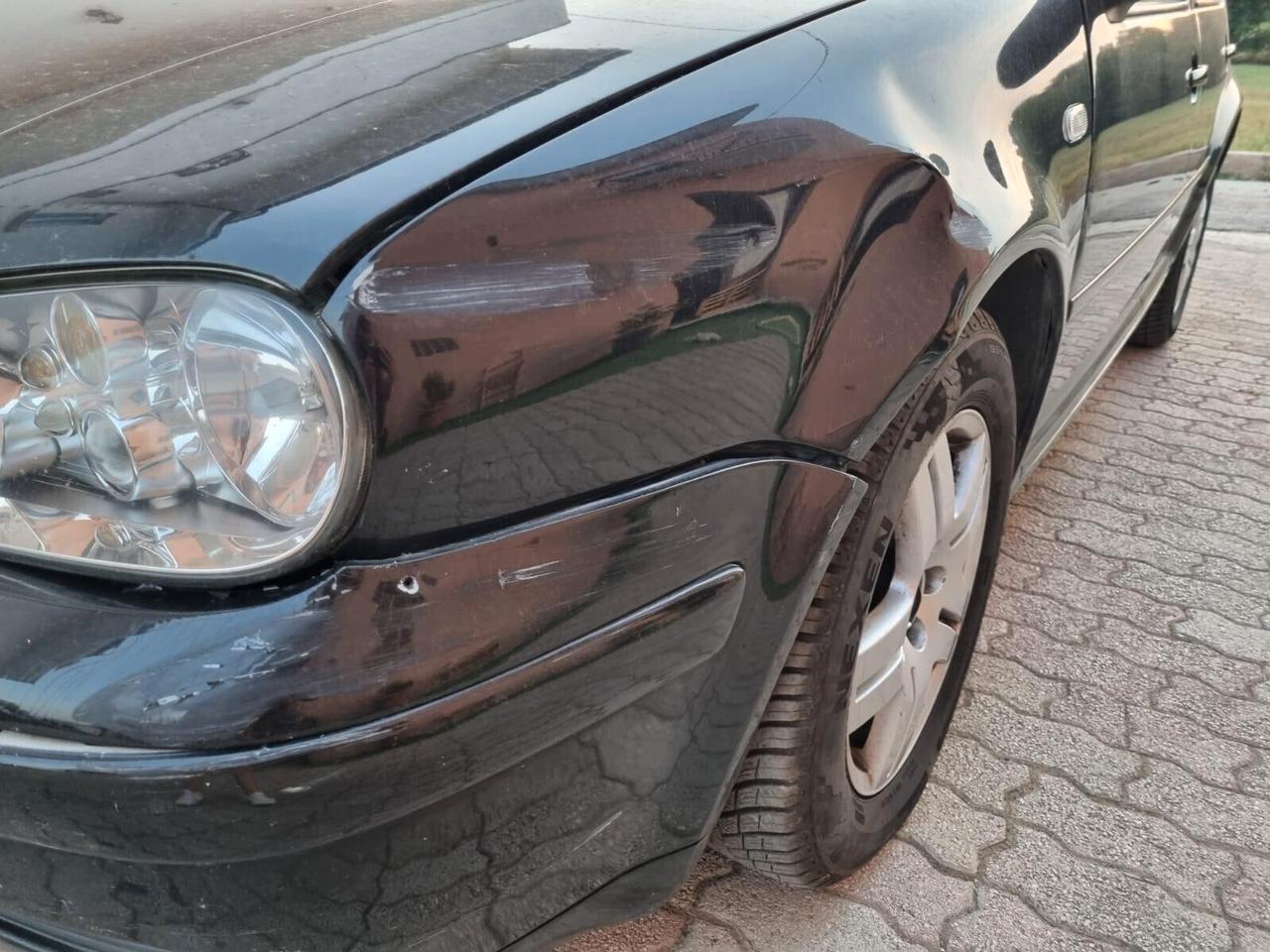 Volkswagen Golf 1.4 16V cat 5 porte auto ASI