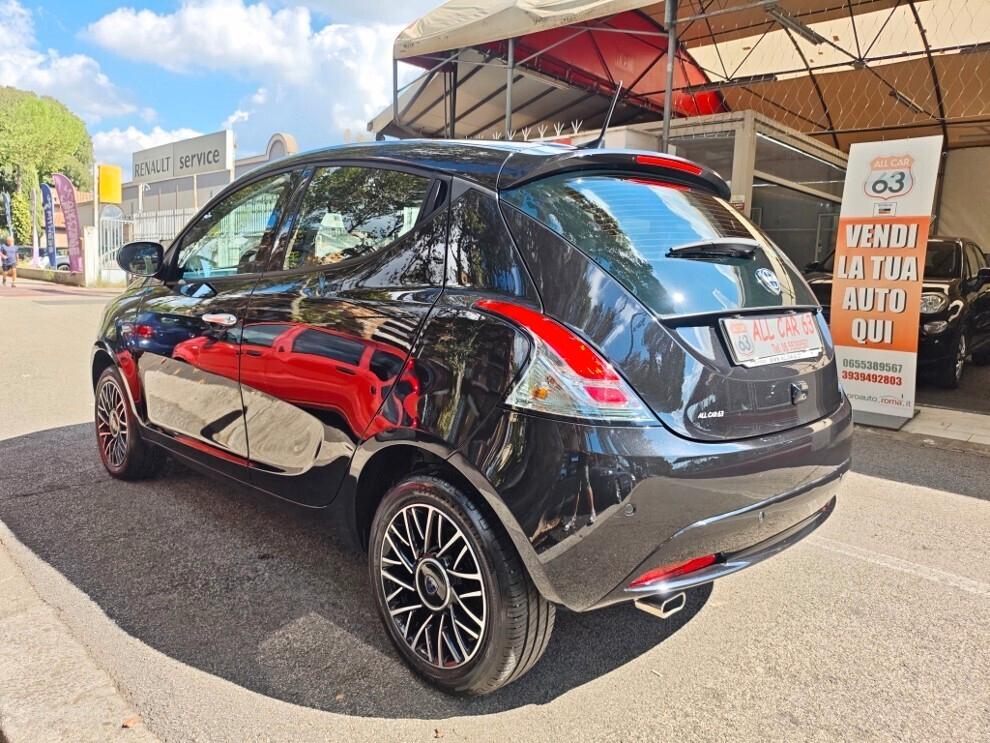 Lancia Ypsilon 1.0 Hybrid PLATINO SENZA VINCOLI DI FINANZIAMENTO