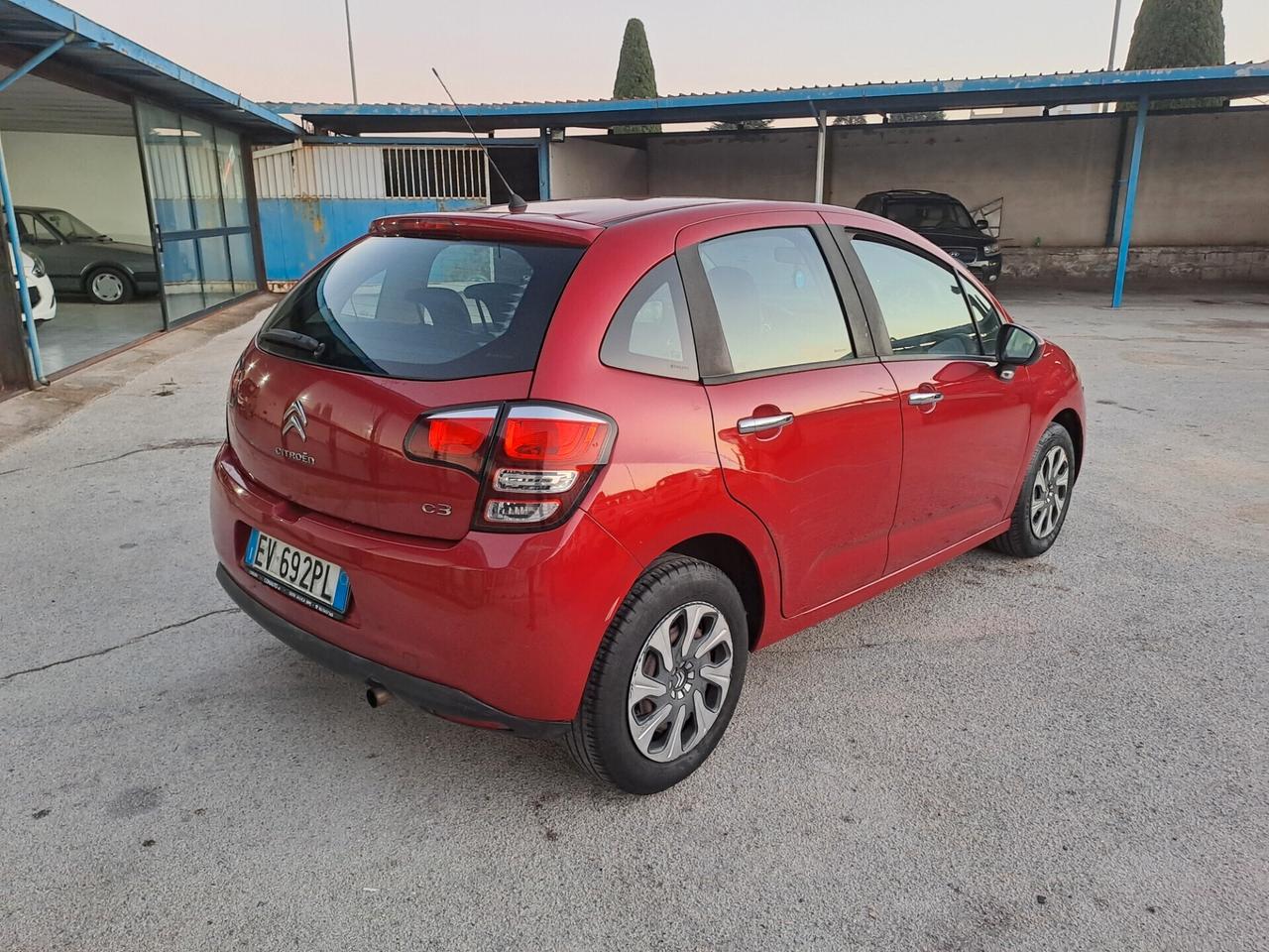 Citroen C3 1.2 benz Restayling km120.000