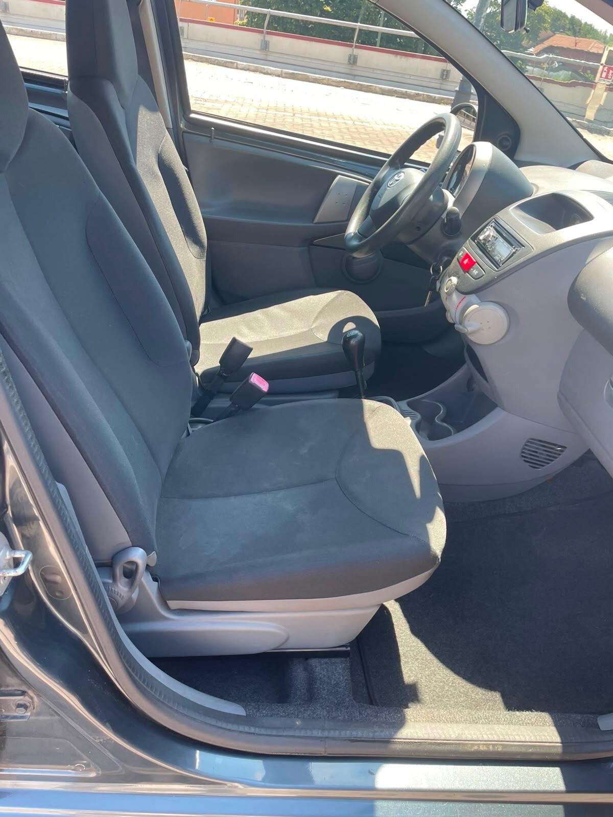 Toyota Aygo 1.0 12V VVT-i 5 porte Now OK NEOP.