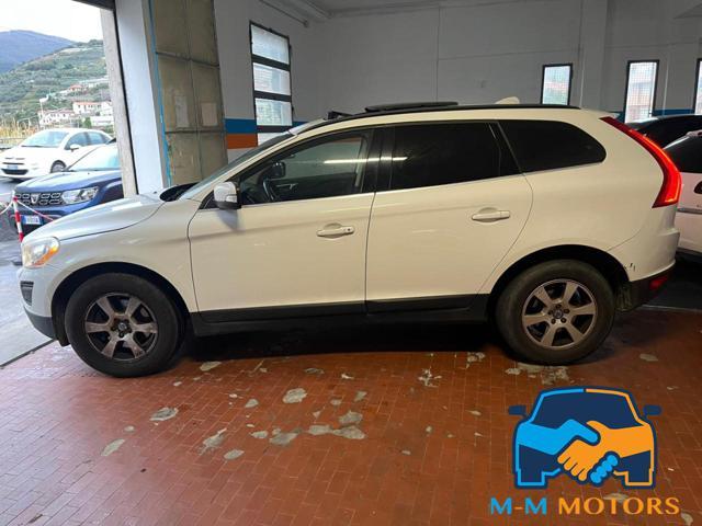 VOLVO XC60 D5 AWD Geartronic Summum