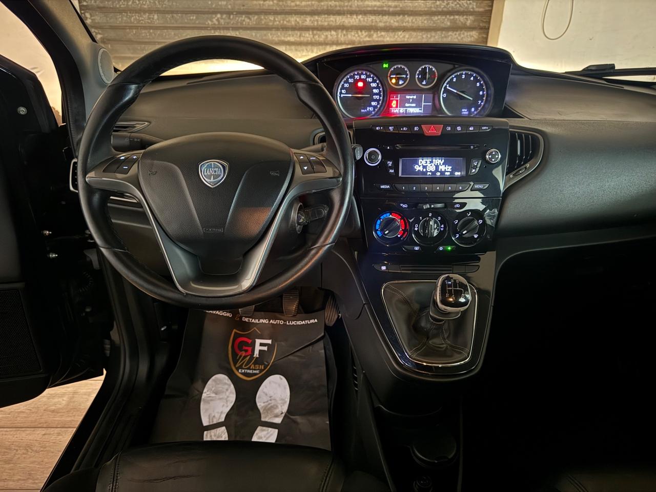 Lancia Ypsilon 1.2 69 CV 5 porte S&S Platinum