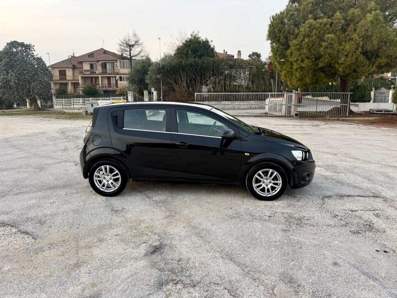 Chevrolet Aveo 5p 1.2 benzina Neopatentati UNIPROPRIETÀ