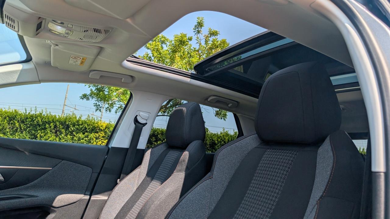 Peugeot 3008 BlueHDi 130 EAT8 TETTO APRIBILE
