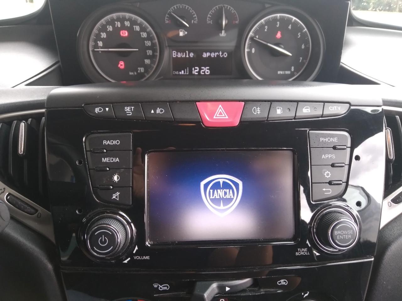 Lancia Ypsilon 0.9 TwinAir 85 CV 5 porte Metano Ecochic Platinum
