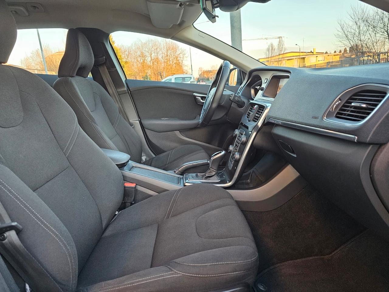 Volvo V40 2.0 D2 120cv Cross Country*Geartronic*Business*Navi*Pdc*Euro6*