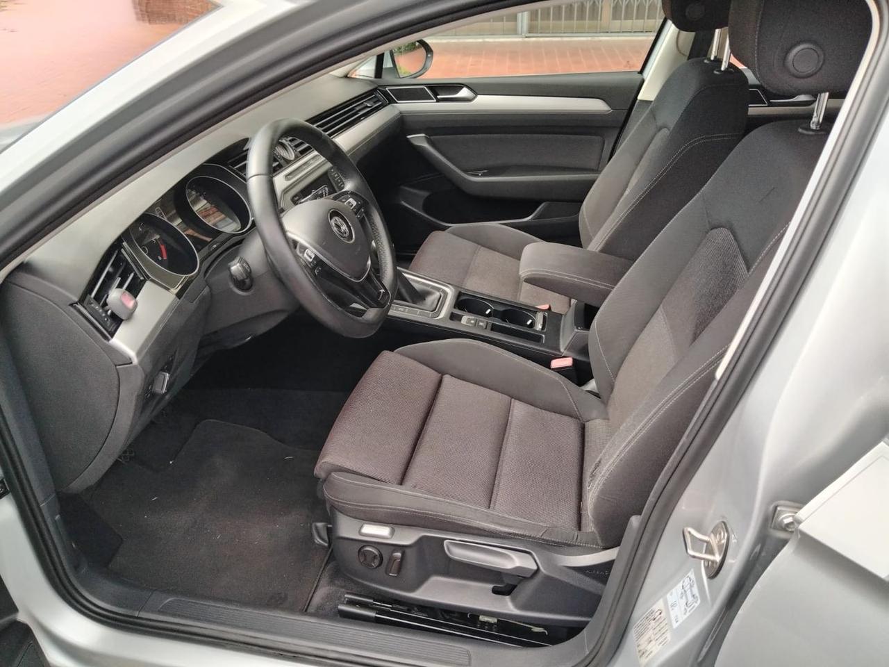 Volkswagen Passat Comfortline 1.6 TDI