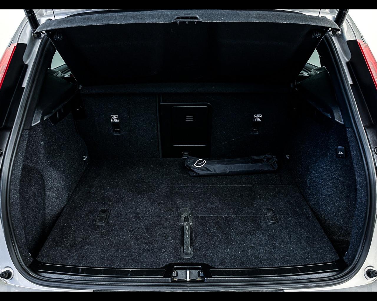 VOLVO XC40 (2017-->) - XC40 B3 automatico Core