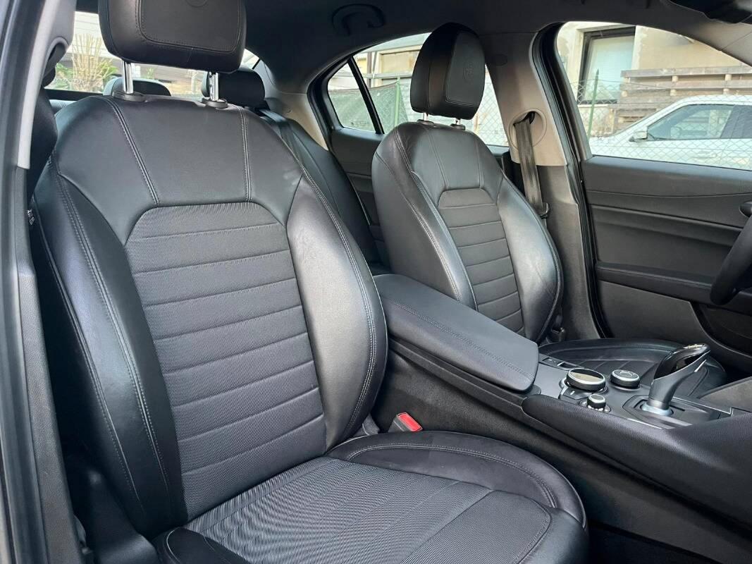 Alfa Romeo Giulia 2.2 t Super 180cv auto