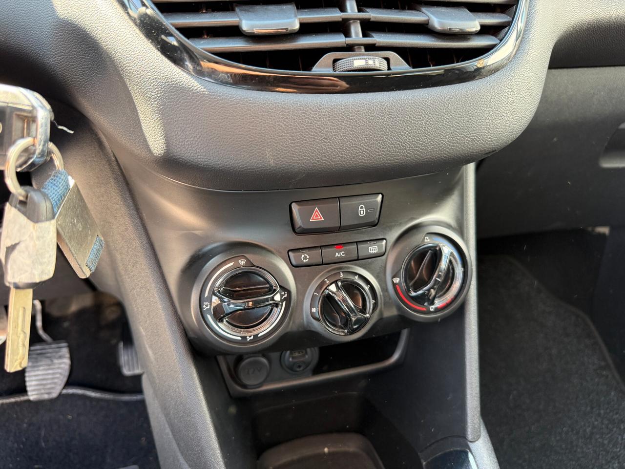 PEUGEOT 208 ANNO 2013 1.2 BENZINA 82 CV