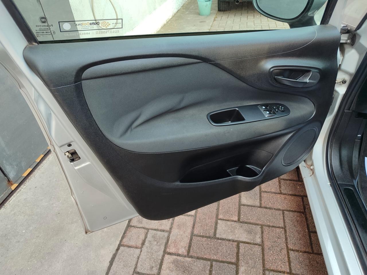 Fiat Punto 1.4 8V 5 porte Easypower Street