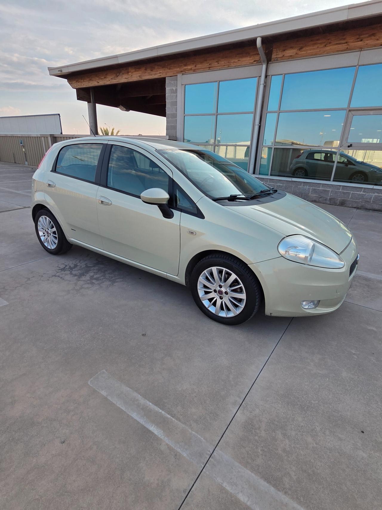 Fiat Grande Punto 1.3 MJT 75 CV 5 porte Dynamic