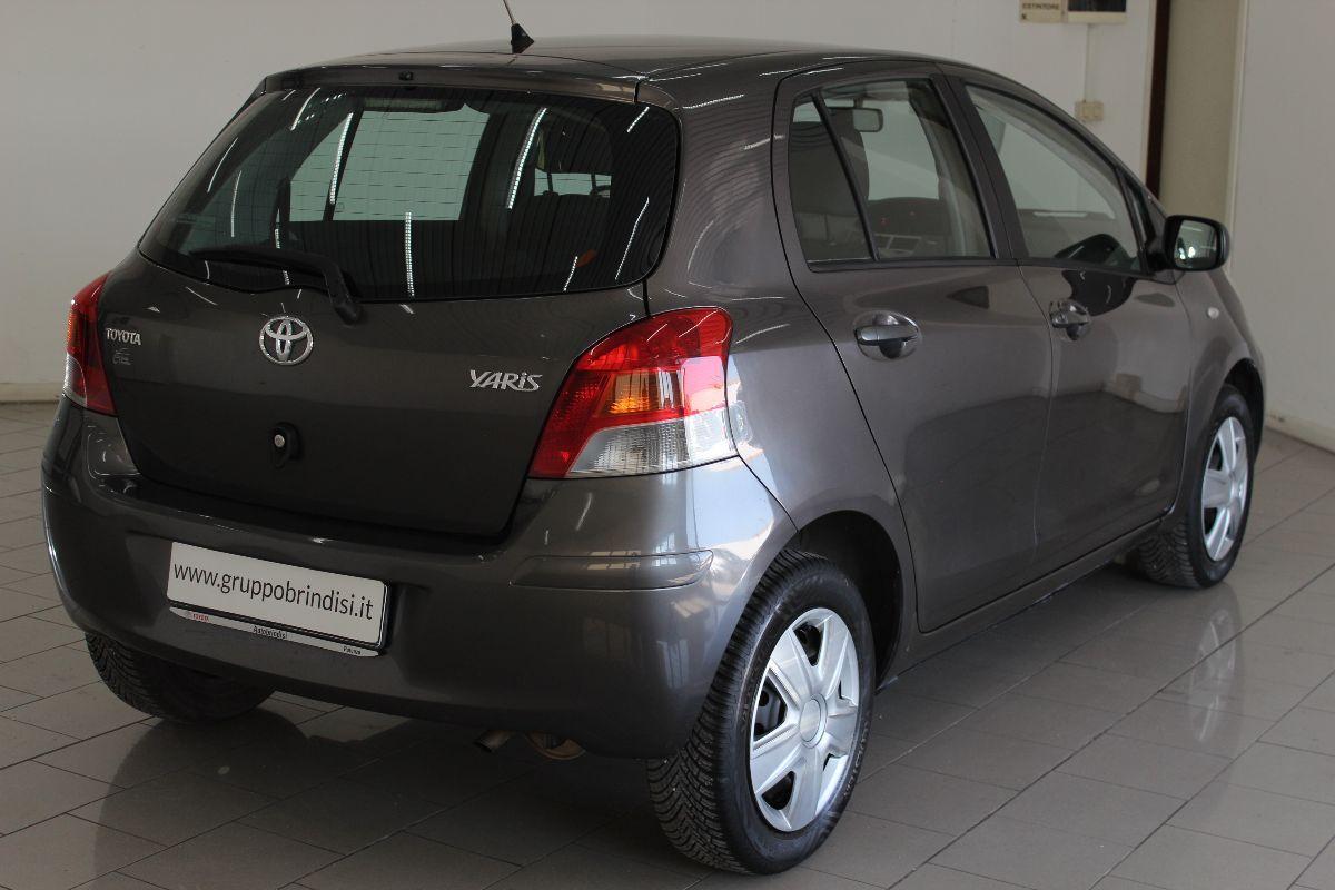 TOYOTA - Yaris - 1.0 5p. Now