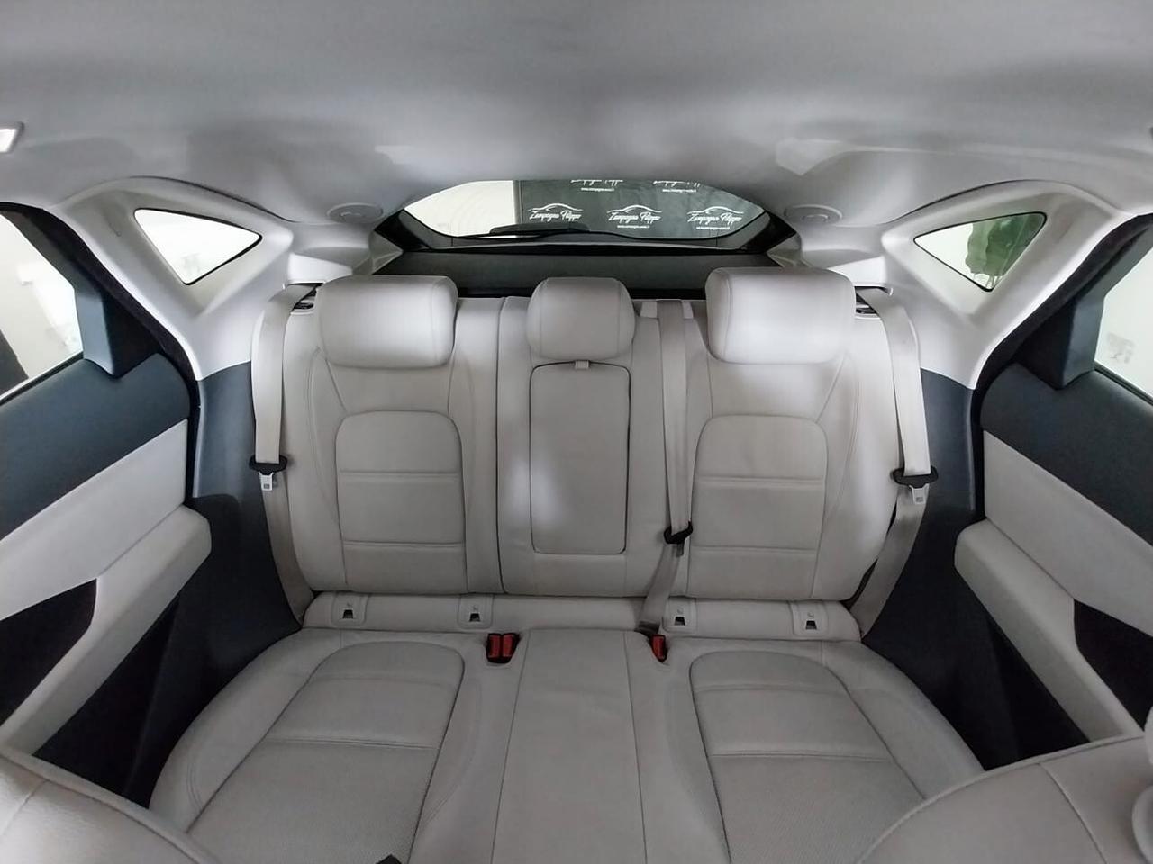 Jaguar E-Pace 2.0D 150CV R-Dynamic 2018