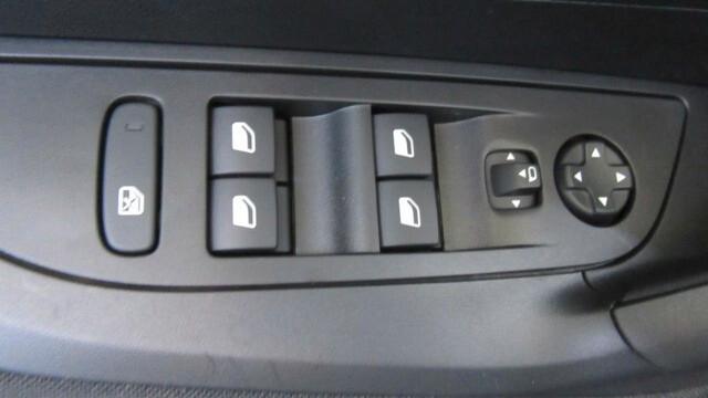 Peugeot 2008 PureTech 100 S&S Style