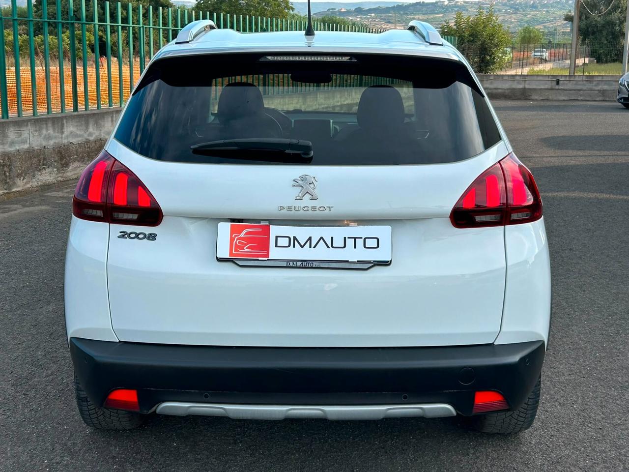 Peugeot 2008 BlueHDi 100 Black Matt
