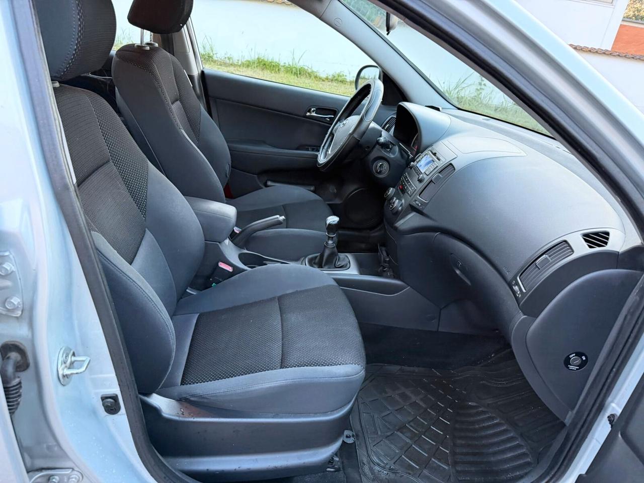Hyundai i30 SW 1.6 CRDi 90cv Neopatentati