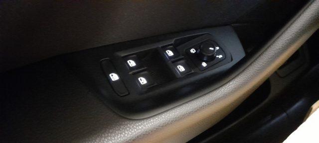 VOLKSWAGEN Passat Variant 2.0 TDI DSG Business