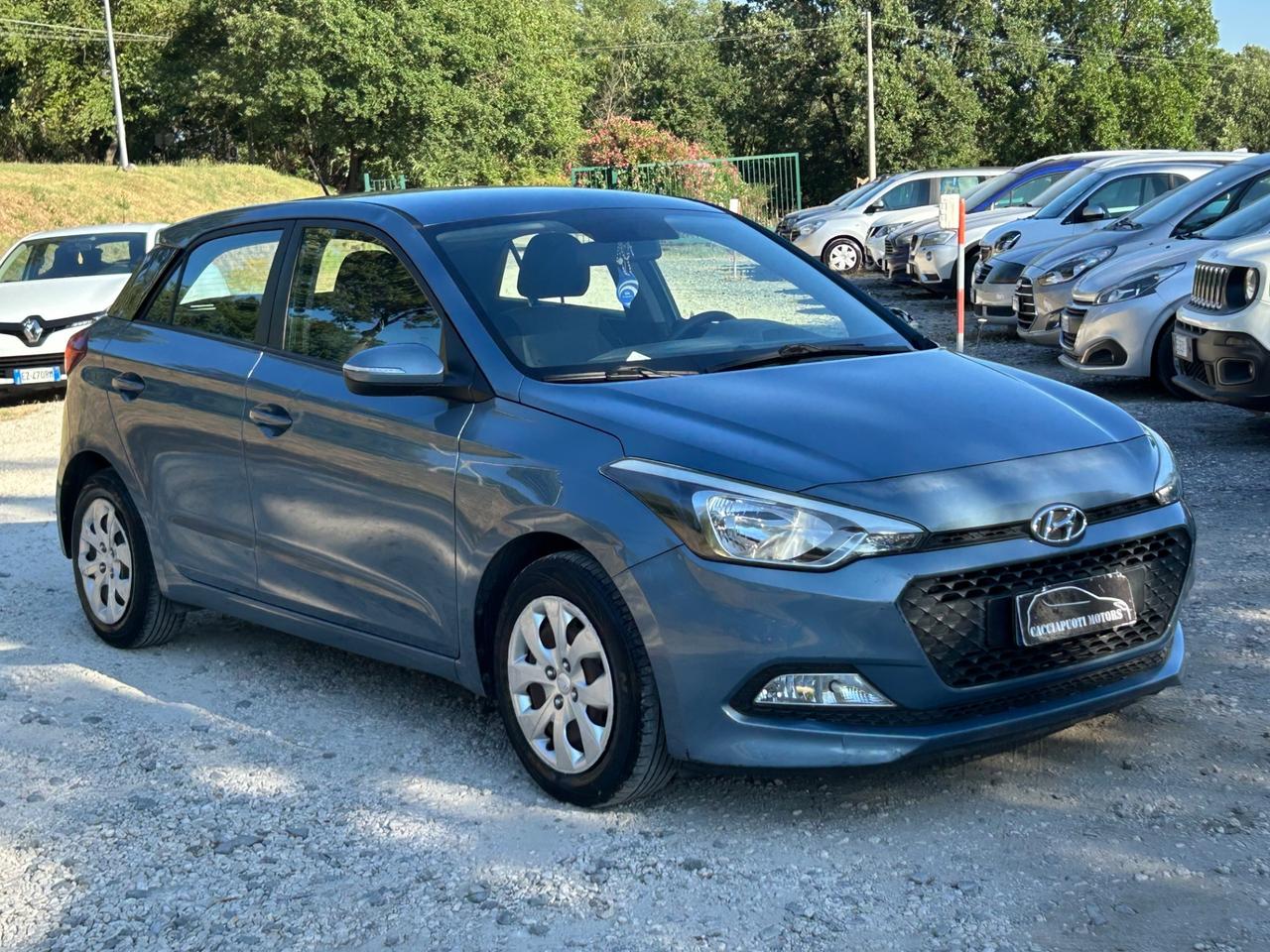 Hyundai i20 1.2 84 CV 5 porte Comfort neopatentati permute