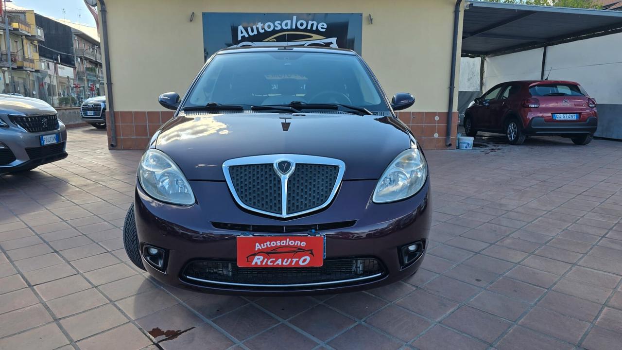 Lancia Ypsilon 1.2 Oro Bianco