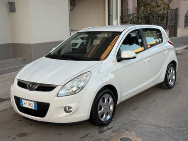 Hyundai i20 1.2 5P. SOLI KM 88.000 - 2012