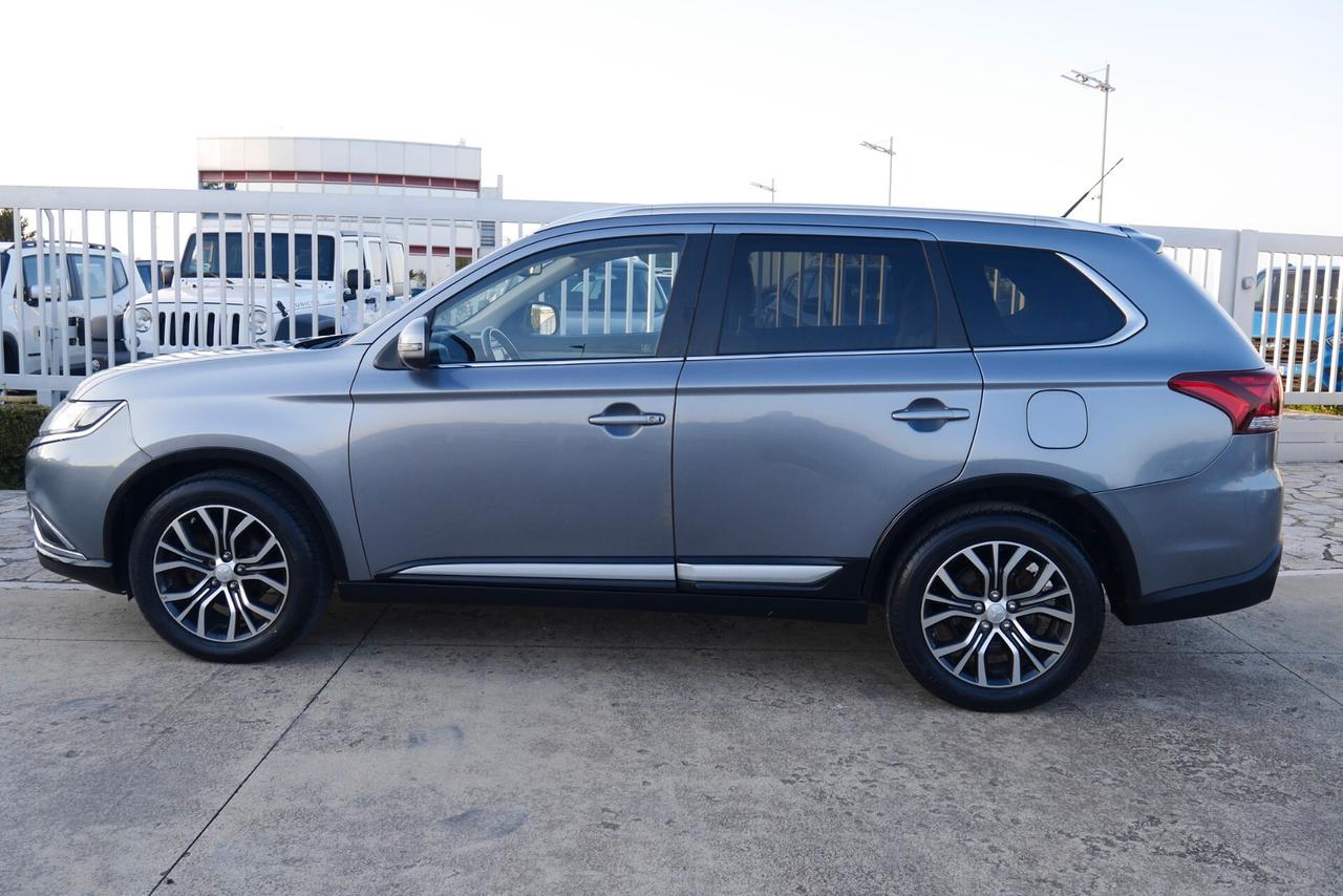 Mitsubishi Outlander 2.2 DI-D 4WD Instyle Plus Navi