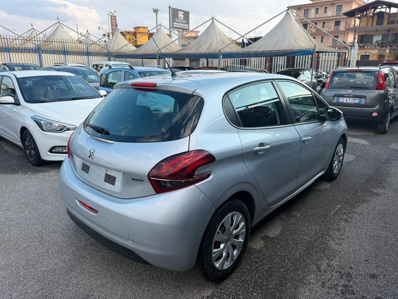 Peugeot 208 PureTech 82 3 porte Allure