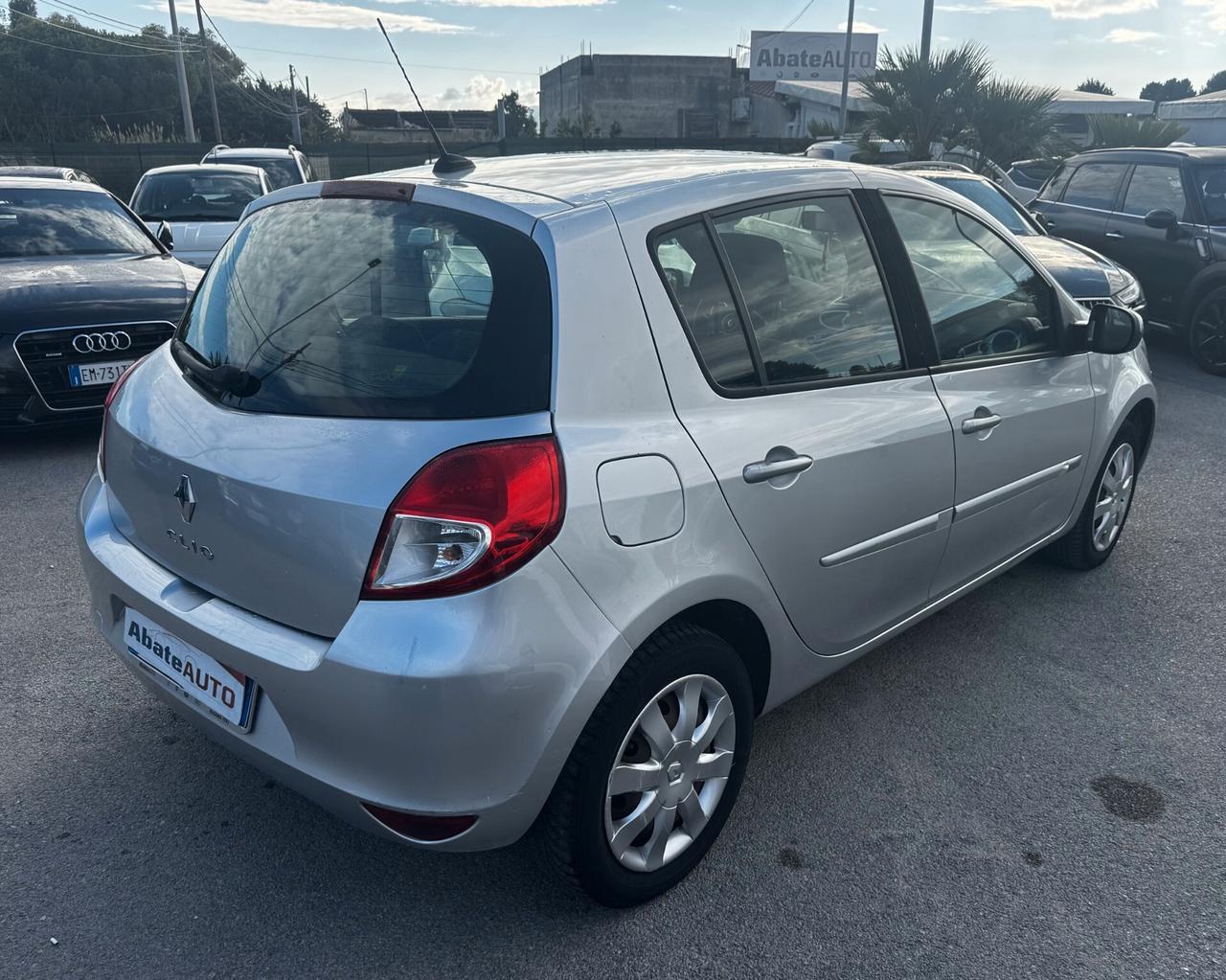Renault Clio 1.2 16V 5 porte Luxe
