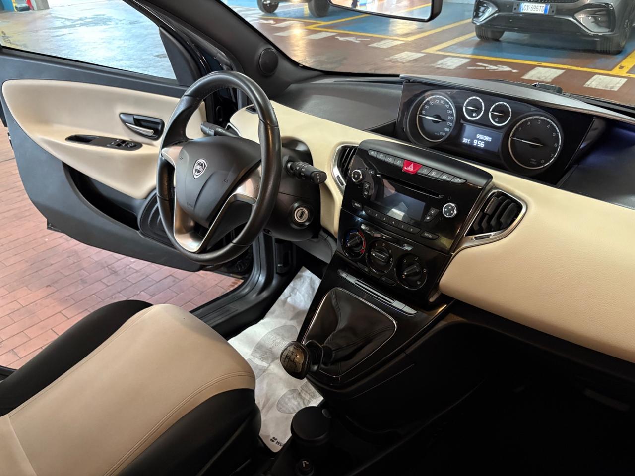 Lancia Ypsilon 1.2 69 CV 5 porte S&S Gold NEOPATENTATI...!!!!!